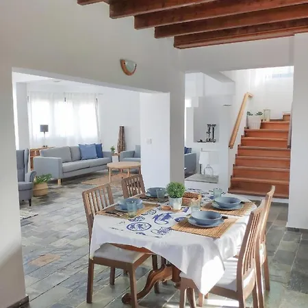 וילה The White House Paphos